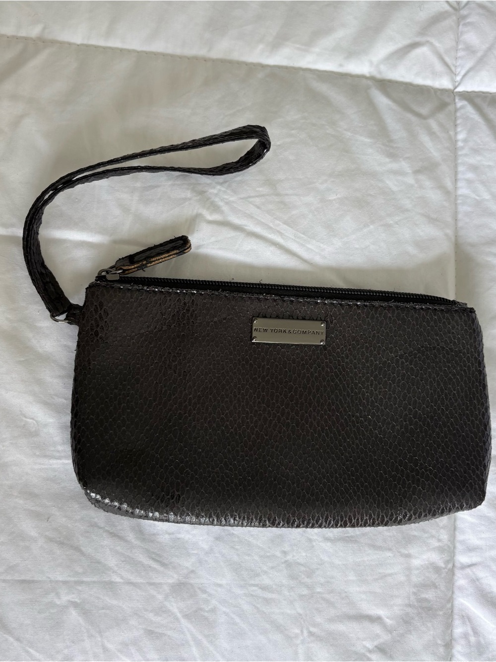 New York & Company Black Wristlet/Clutch | Item 0375